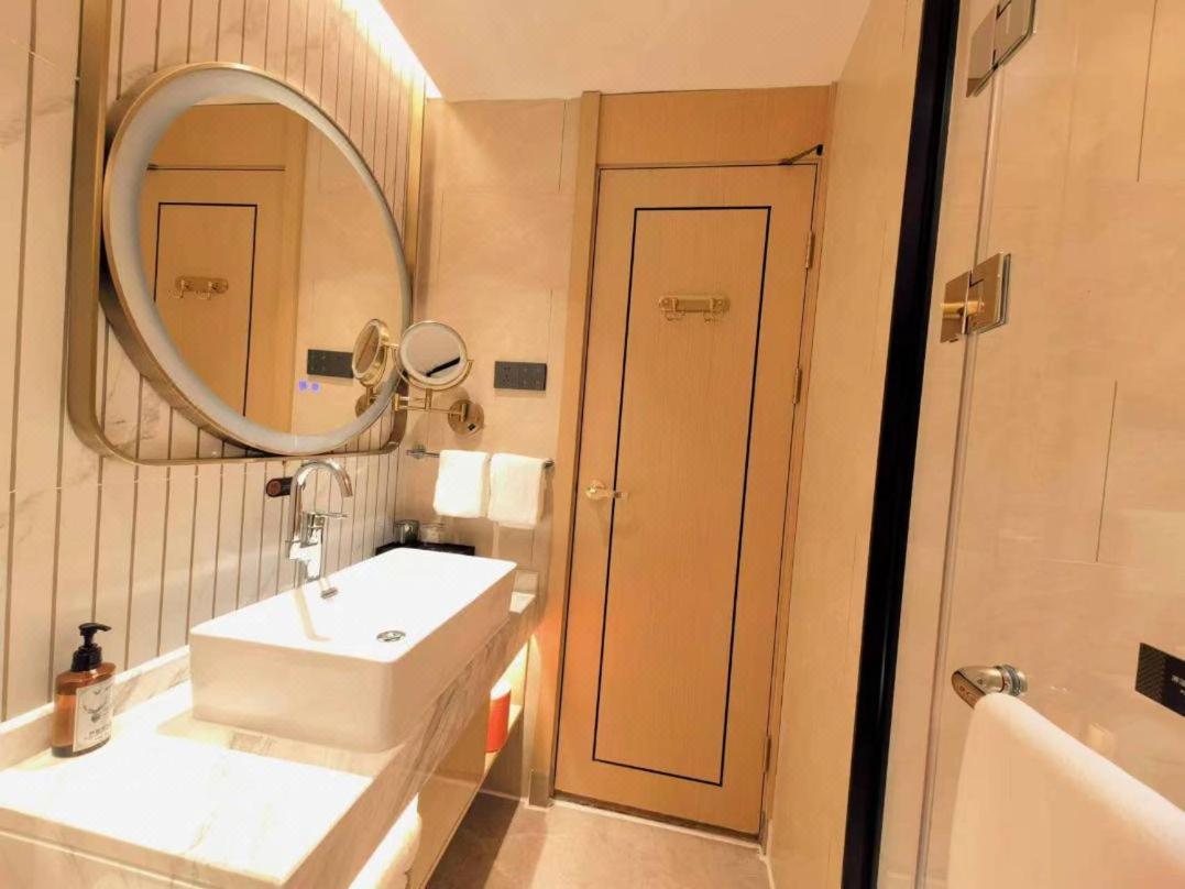 Vienna International Hotel Shenzhen Shuibei 외부 사진